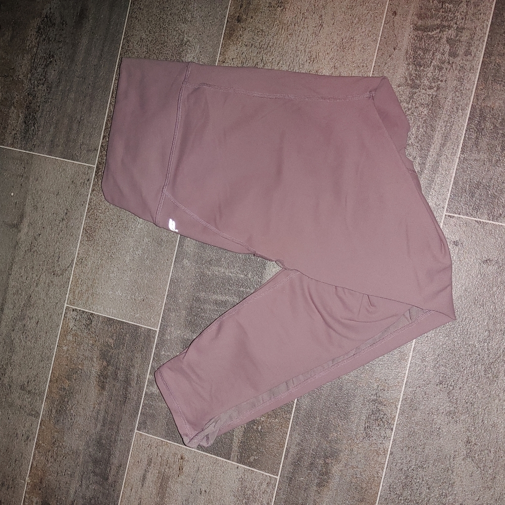 Mila High-Waisted Pocket Capri